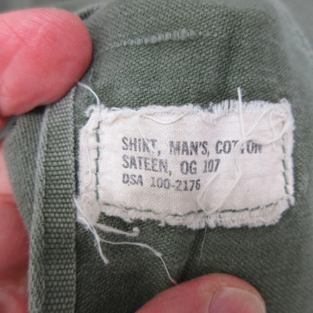 US Army Men's Shirt 13.5x30 OG-107 Vintage Cotton Sateen Vietnam Utility Jacket